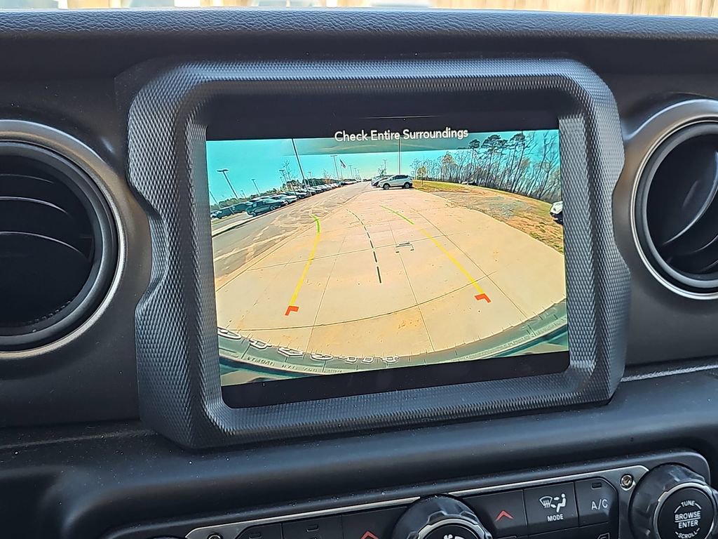 Used 2023 Jeep Wrangler Unlimited w/ Cold Weather Group image 29