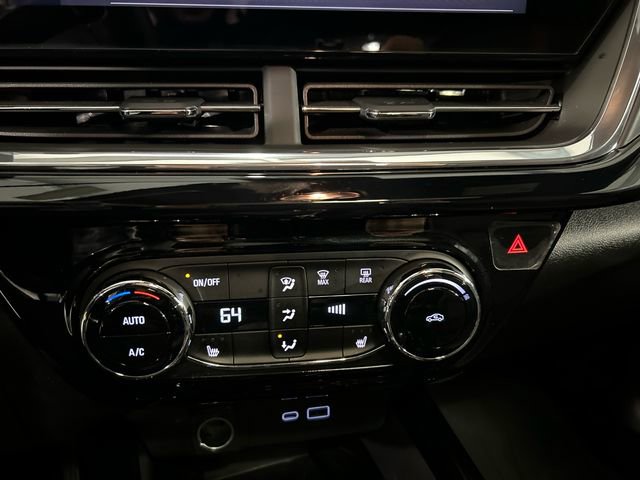 Used 2025 Chevrolet Trax RS w/ Sunroof Package image 18