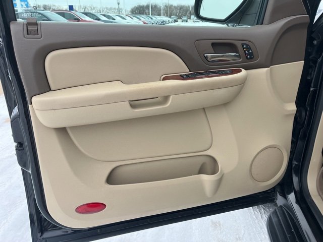 Used 2009 Chevrolet Suburban LTZ image 10