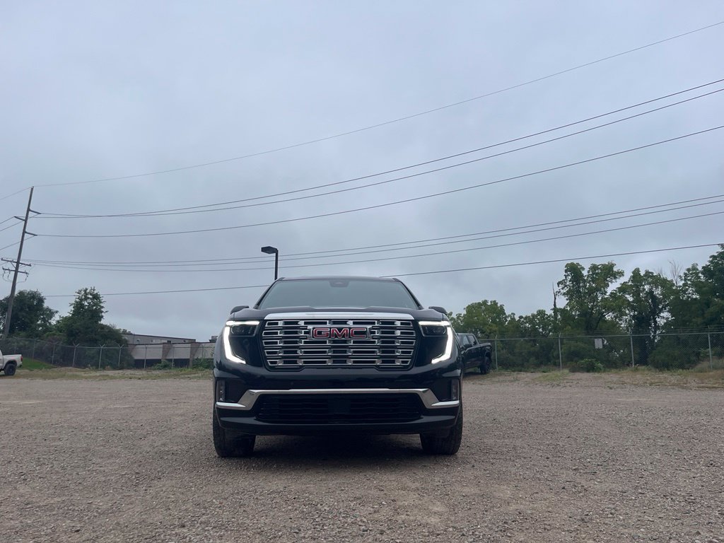Used 2024 GMC Acadia Denali w/ Super Cruise Package AWD/4WD image 3