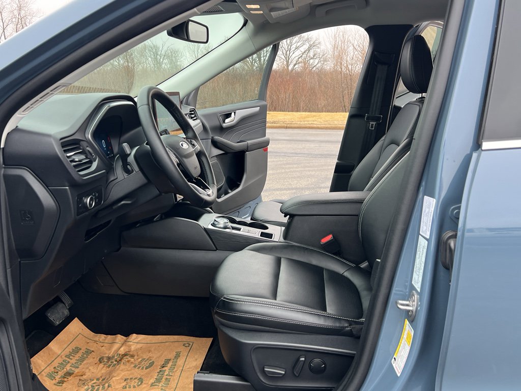 Used 2025 Ford Escape Platinum image 13