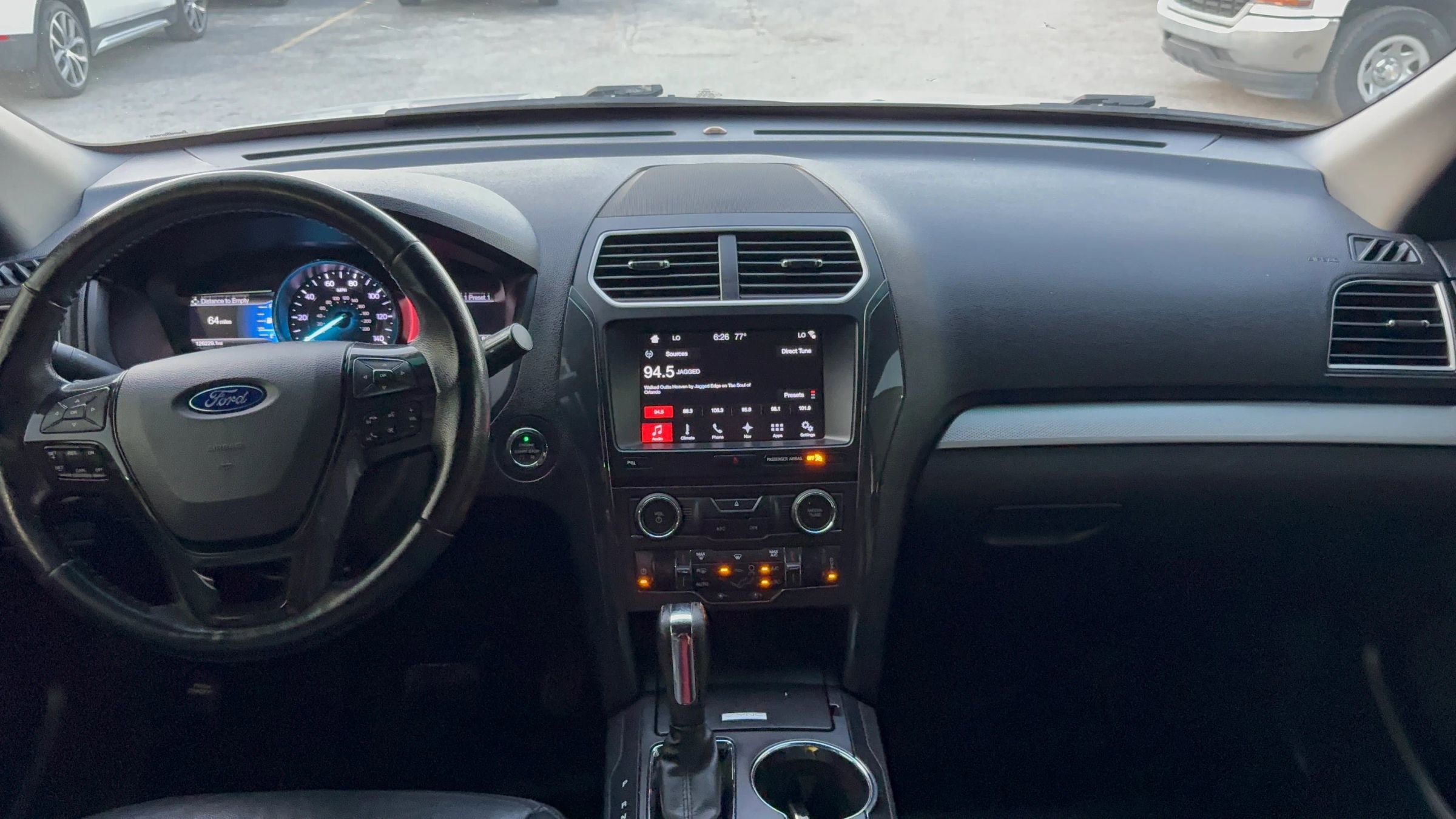 Used 2017 Ford Explorer XLT w/ Equipment Group 202A image 10