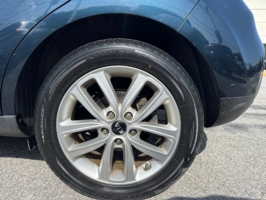 Used 2018 Kia Soul + FWD image 9