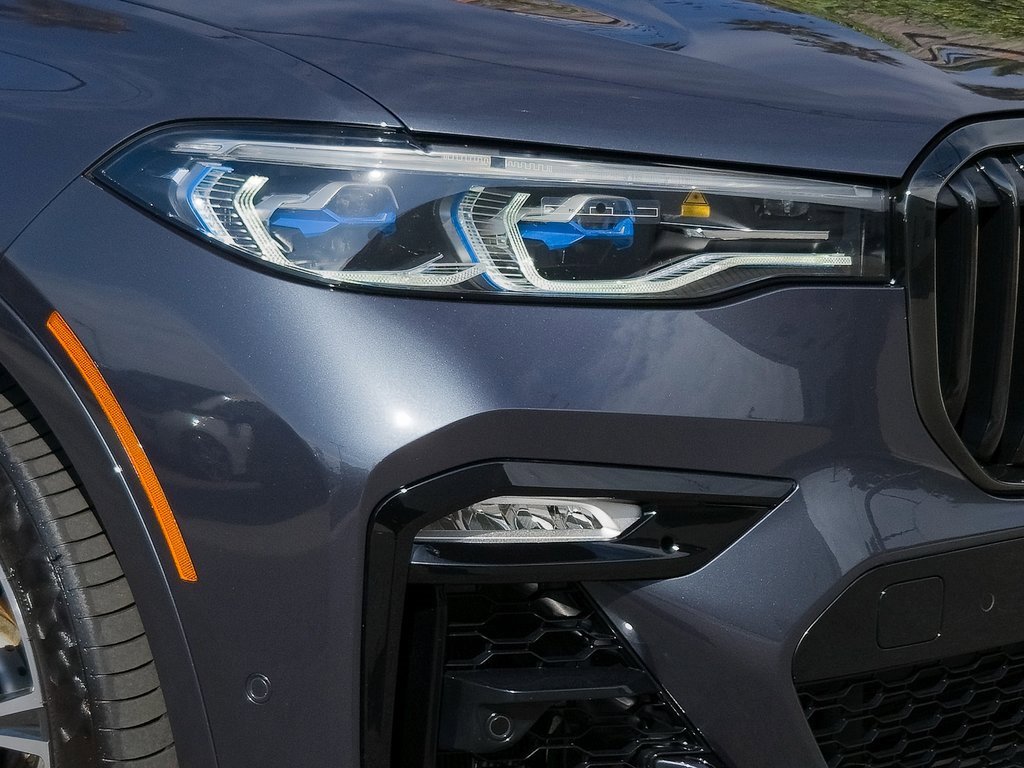 Certified 2022 BMW X7 M50i image 8