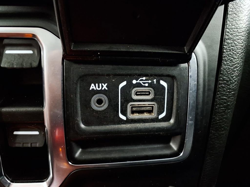 Used 2021 Jeep Gladiator Overland AWD/4WD image 25