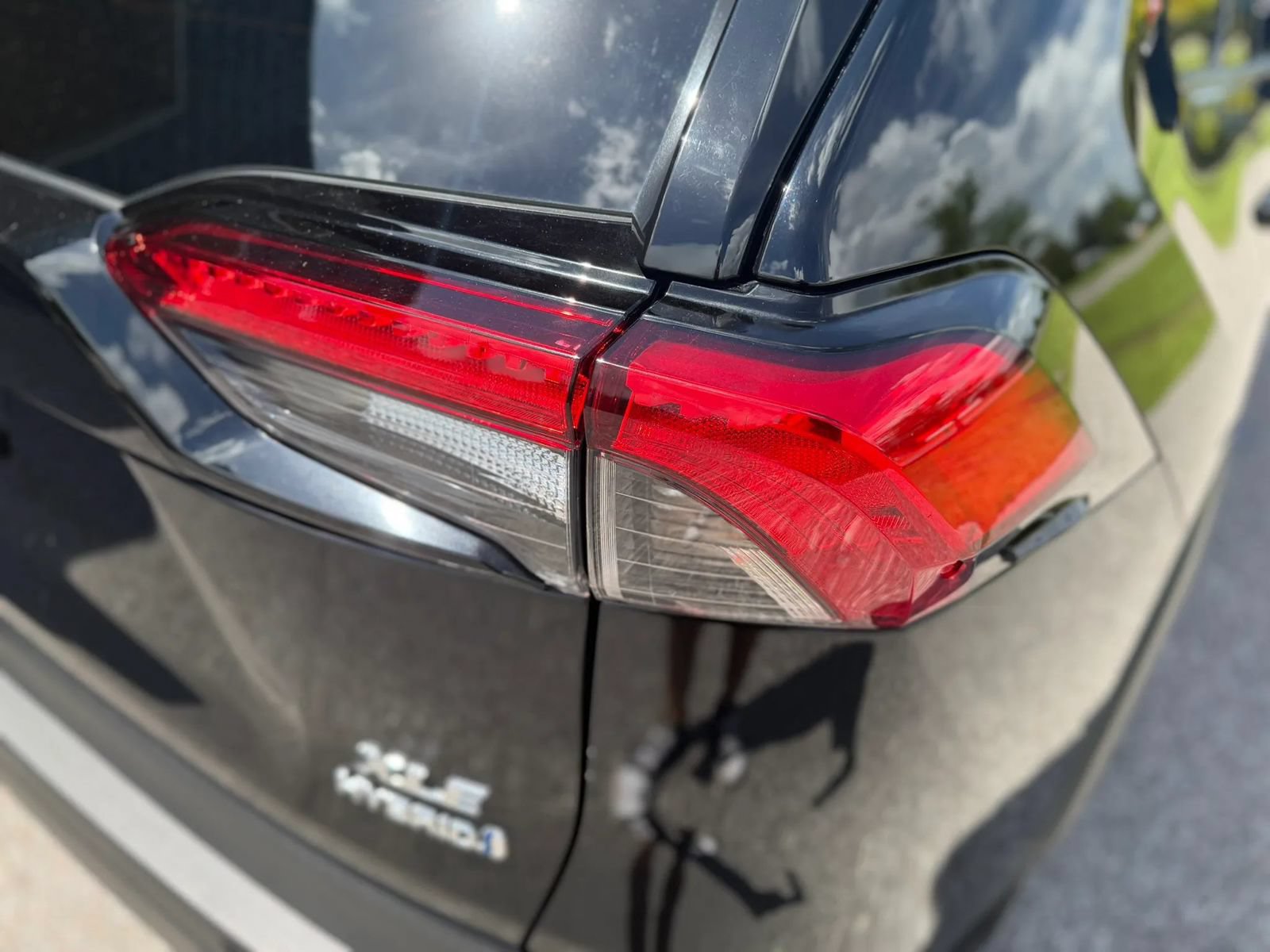 Used 2022 Toyota RAV4 XLE AWD/4WD image 19