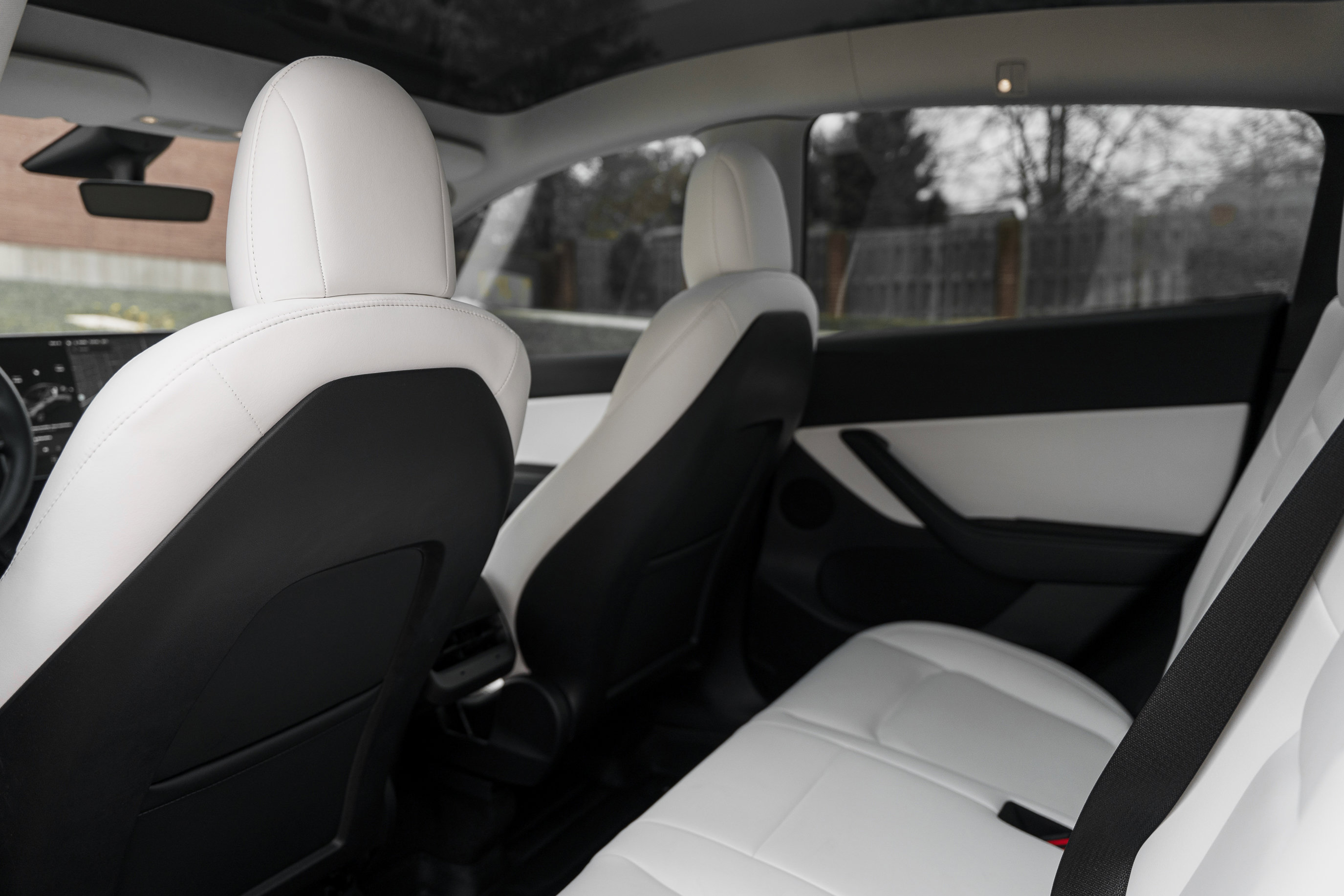 Used 2022 Tesla Model Y Long Range image 24