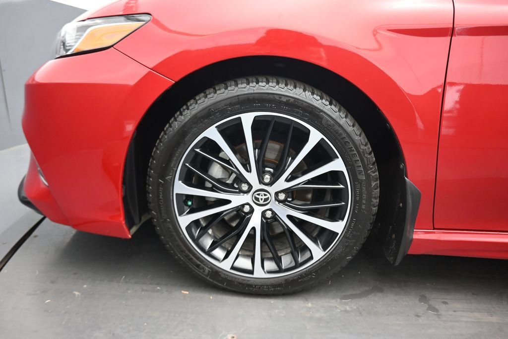 Used 2020 Toyota Camry SE w/ Sunroof Package FWD image 51