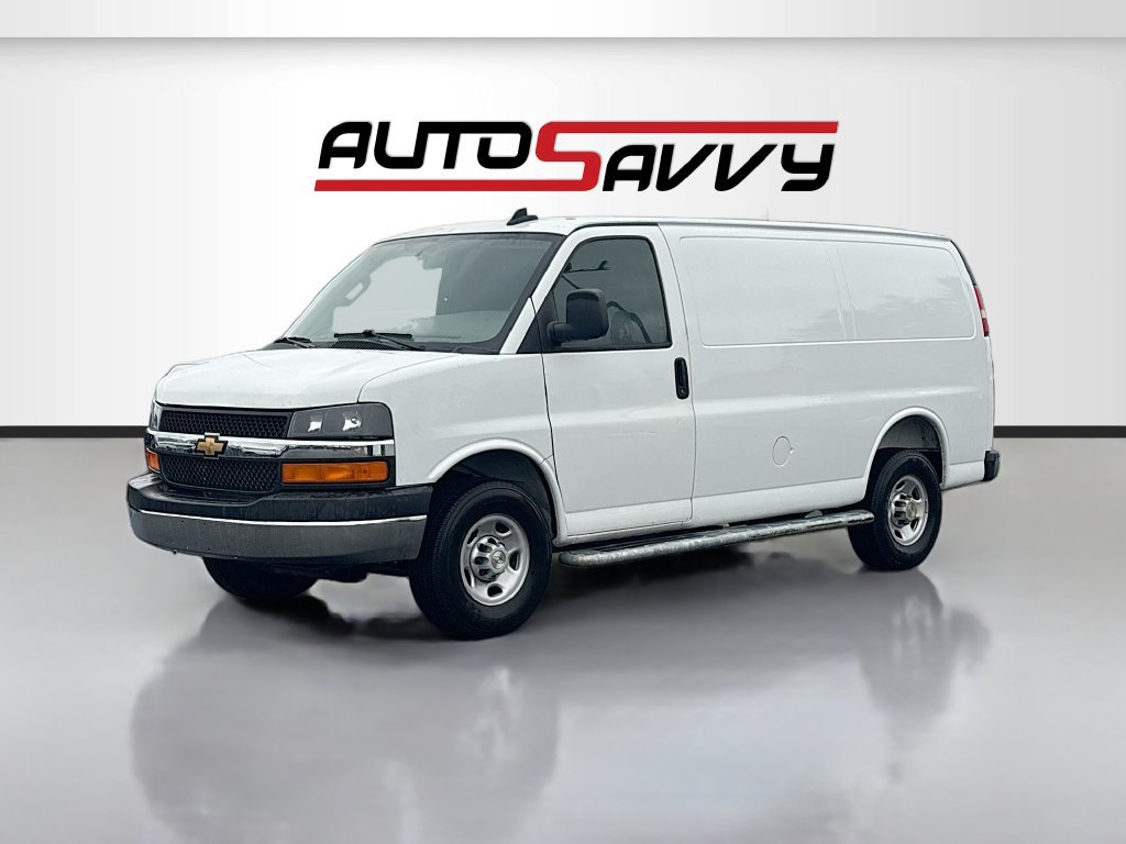 Used 2025 Chevrolet Express 2500 w/ Driver Convenience Package RWD image 3