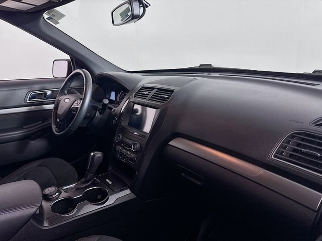 Certified 2019 Ford Explorer XLT w/ Equipment Group 202A image 29