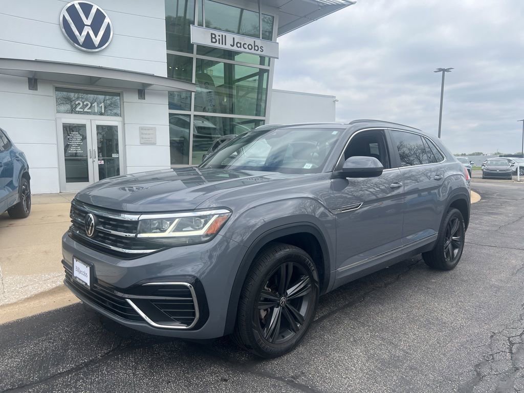 Used 2022 Volkswagen Atlas Cross Sport SEL R-Line AWD/4WD image 2