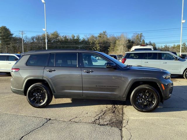 Used 2024 Jeep Grand Cherokee L Altitude image 2