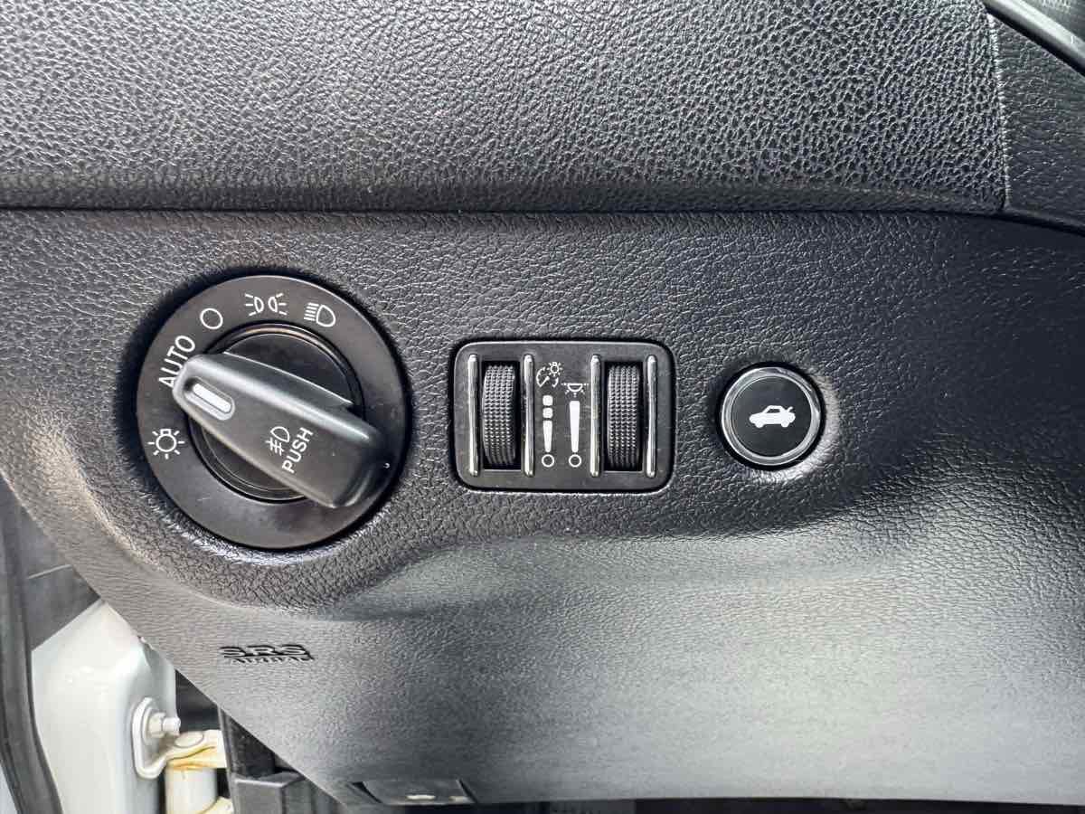 Used 2017 Dodge Charger R/T w/ Driver Confidence Group RWD image 10