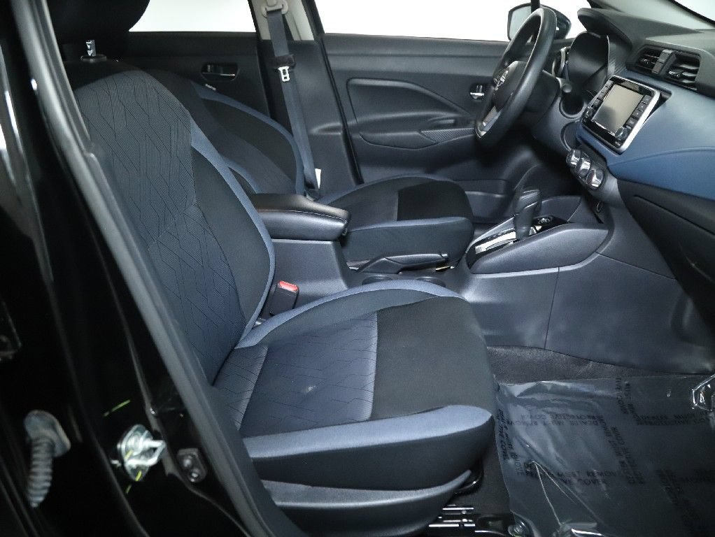 Used 2025 Nissan Versa SV FWD image 32