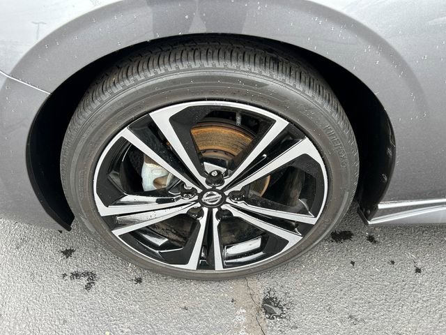 Certified 2023 Nissan Sentra SR w/ Trunk Package FWD image 8