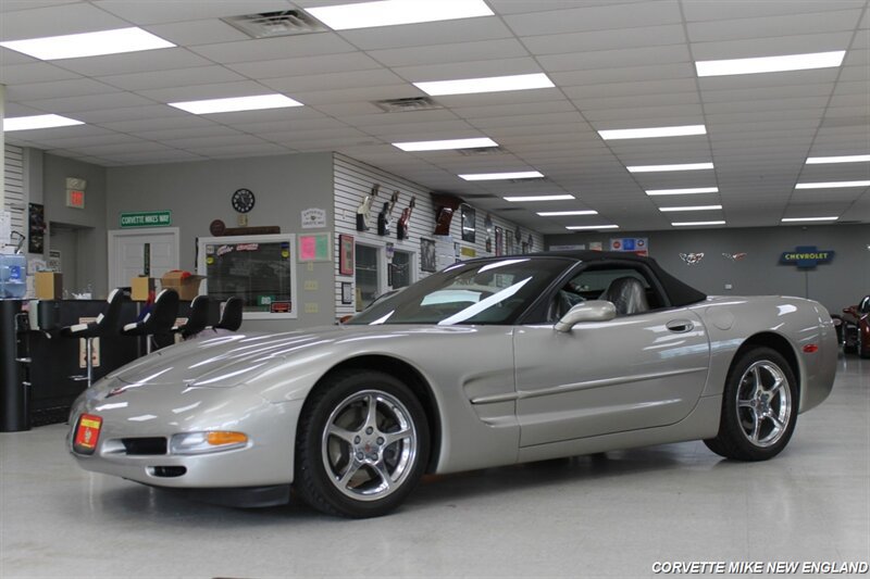 Used 2000 Chevrolet Corvette Convertible w/ Performance Handling Pkg RWD image 3