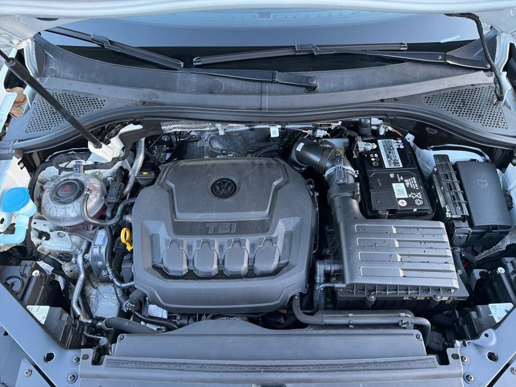 Certified 2022 Volkswagen Tiguan SE R-Line image 26