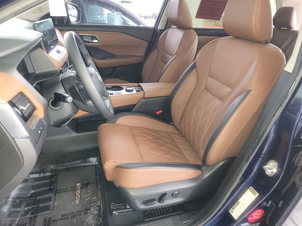 Certified 2025 Nissan Rogue Platinum w/ Platinum Premium Package image 12