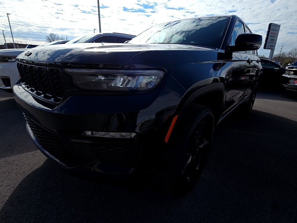 New 2025 Jeep Grand Cherokee Limited w/ Black Appearance Package