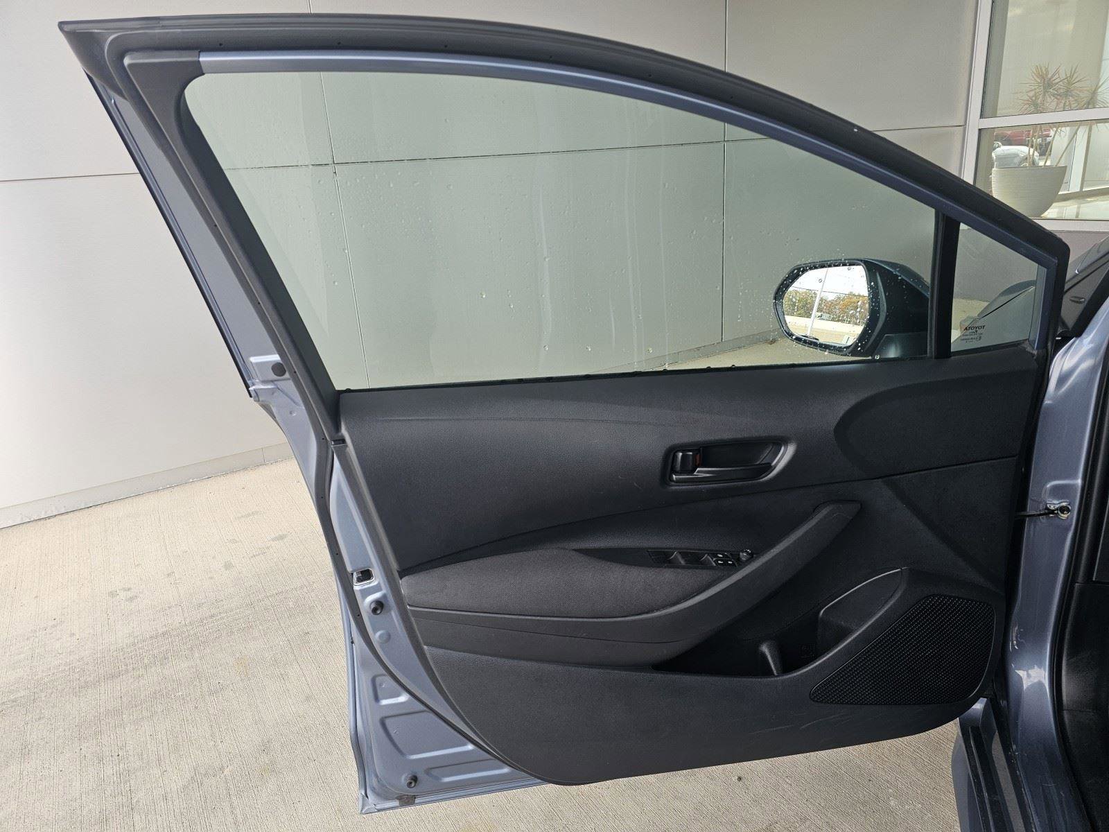 Used 2023 Toyota Corolla LE image 18