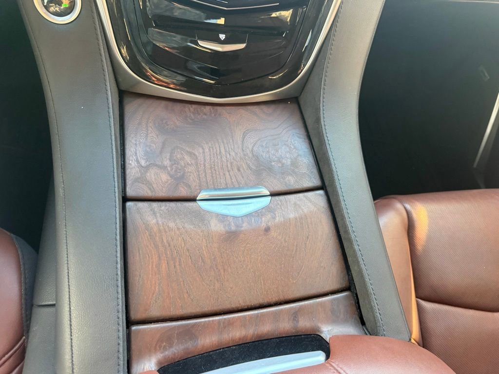 Used 2020 Cadillac Escalade Premium Luxury image 33