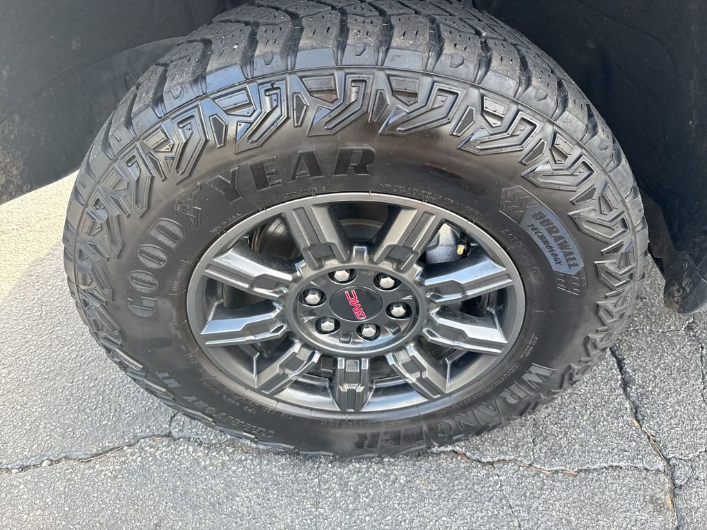 Used 2024 GMC Sierra 1500 AT4X image 12