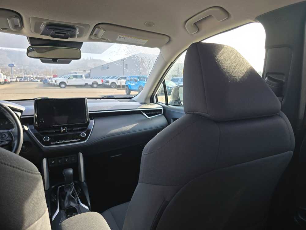Used 2024 Toyota Corolla Cross LE image 14