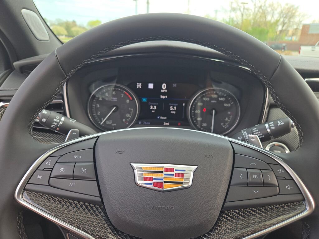 New 2026 Cadillac XT5 Sportv w/ LPO, Onyx Lite Package AWD/4WD image 32