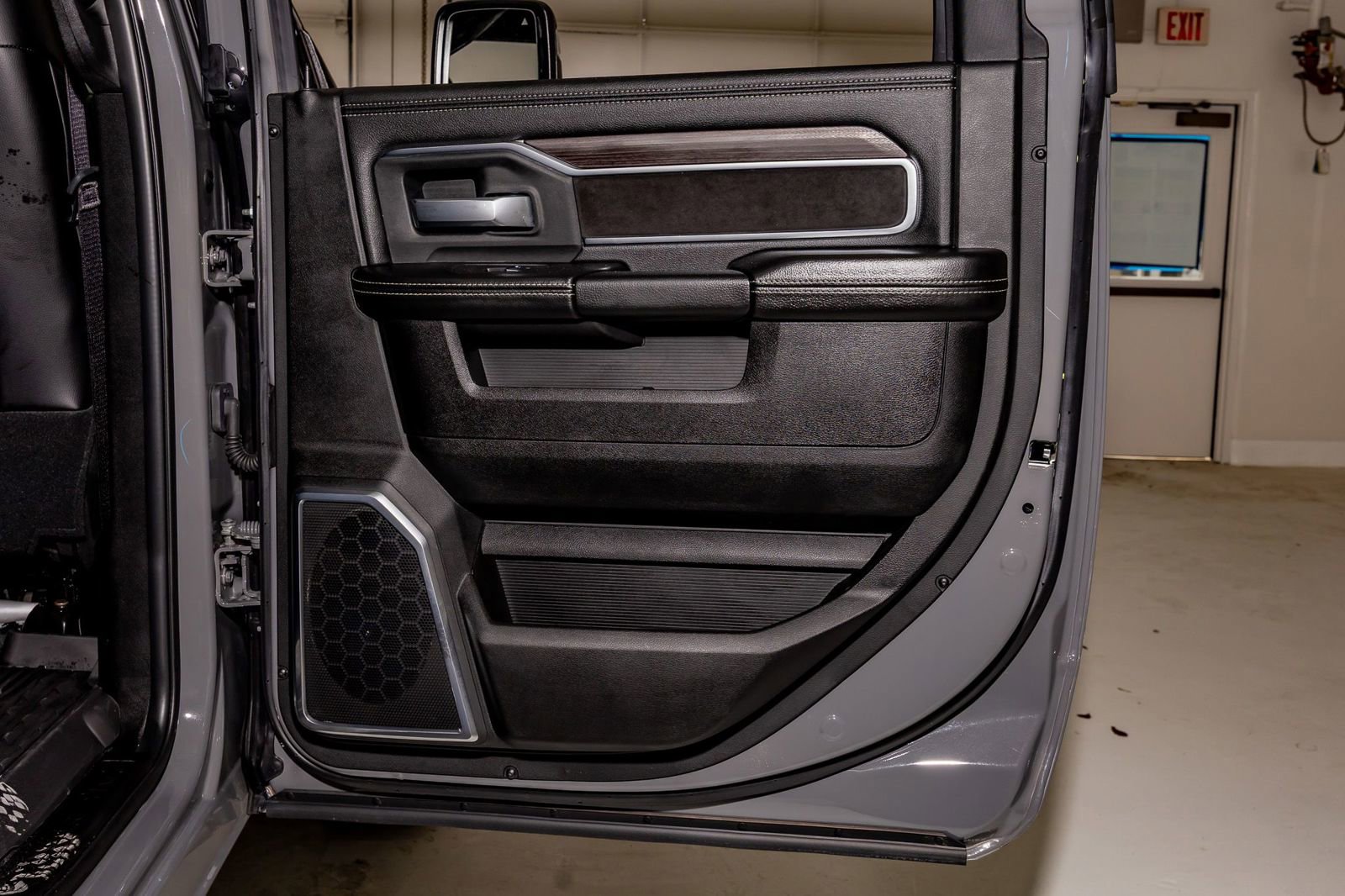 Used 2025 RAM 3500 Laramie w/ Night Edition image 39