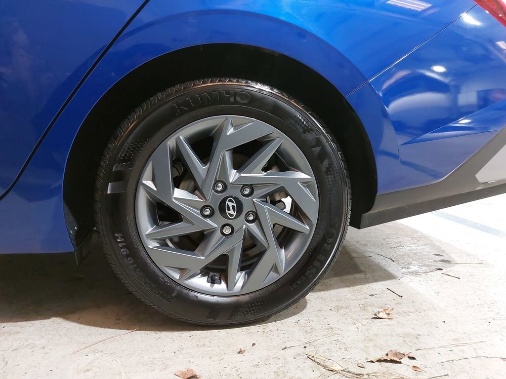 Certified 2024 Hyundai Elantra SEL image 35