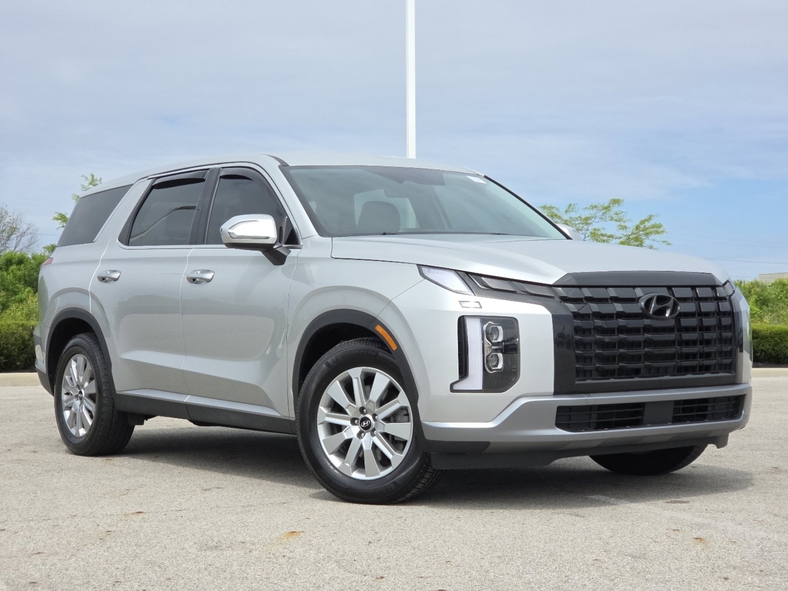 Used 2023 Hyundai Palisade SE AWD/4WD image 2