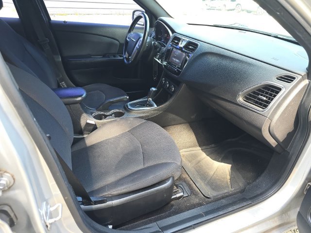Used 2012 Chrysler 200 Touring FWD image 30