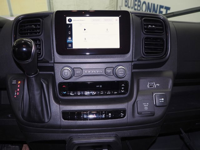 New 2025 RAM ProMaster 3500 w/ Roll-Up Rear Door Package image 9