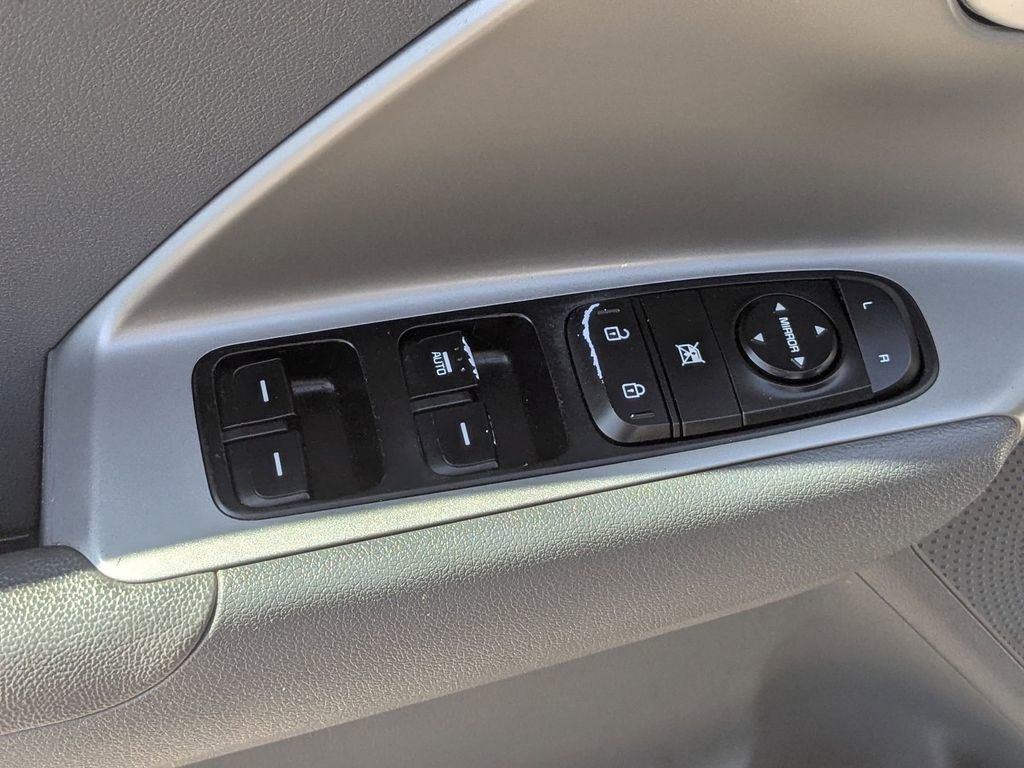 Used 2019 Kia Niro LX FWD image 15