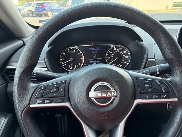 Used 2024 Nissan Altima 2.5 SV FWD image 27