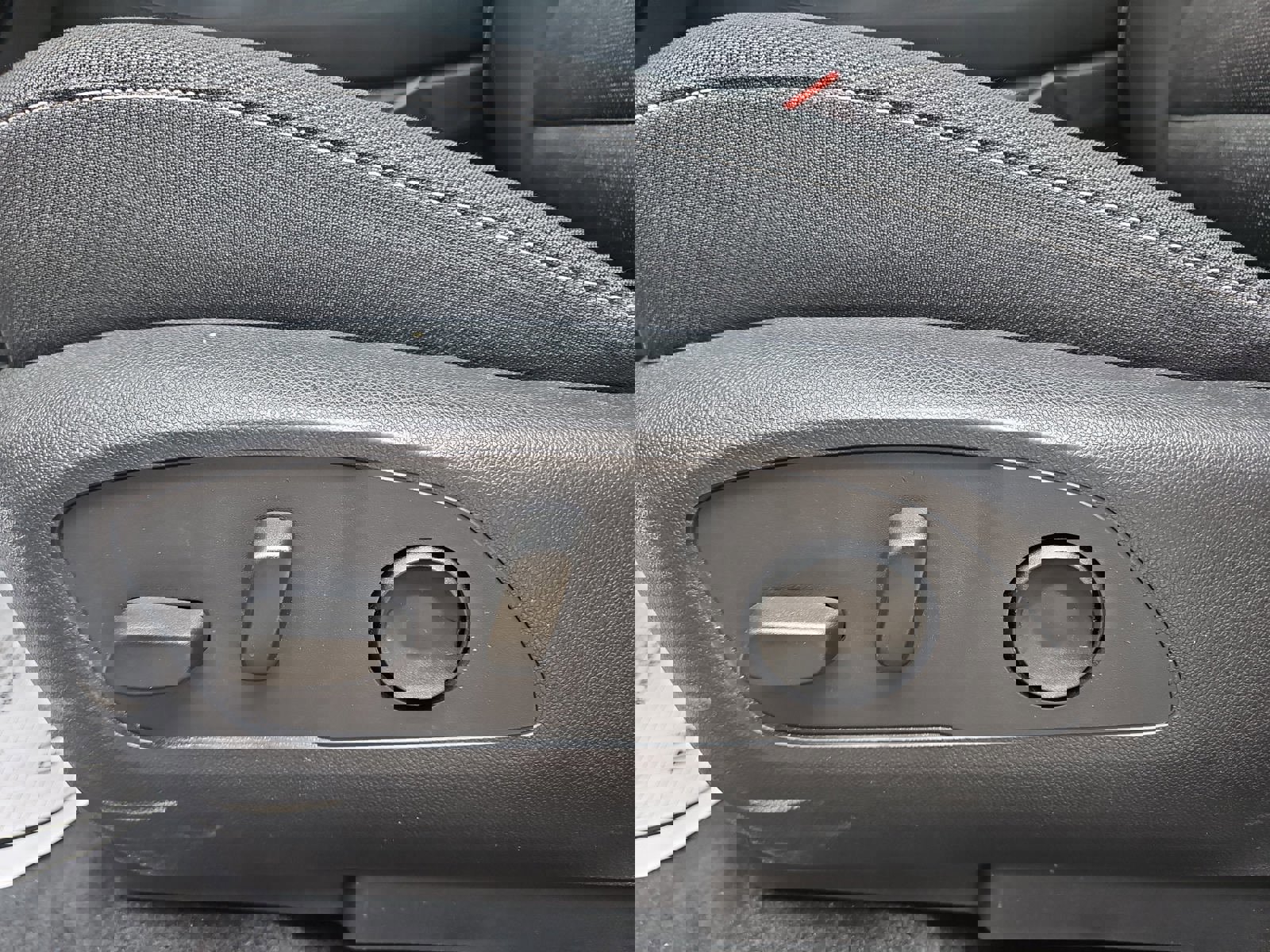 Used 2025 Chevrolet Traverse LT image 8