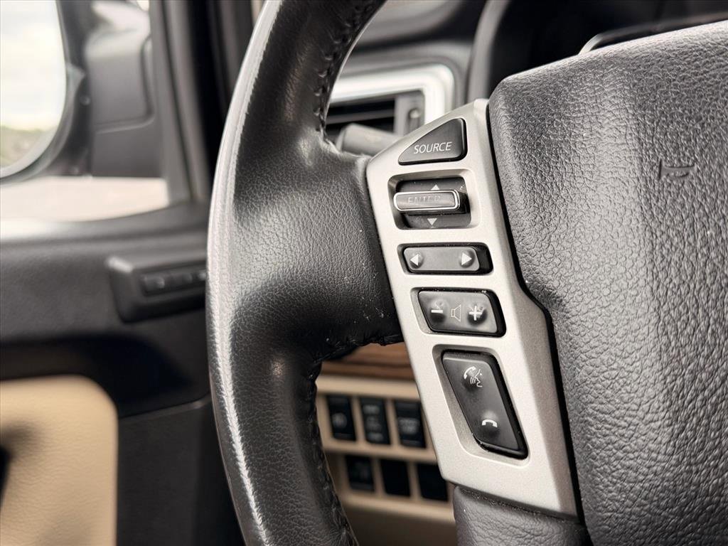 Used 2018 Nissan Titan SL image 16