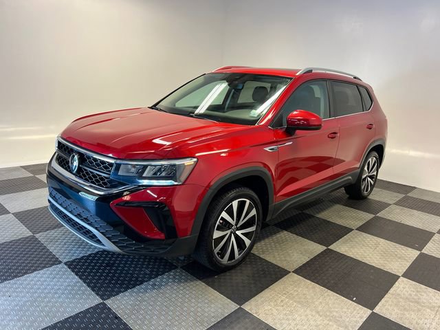 Certified 2023 Volkswagen Taos SE w/ Panoramic Sunroof Package FWD image 3