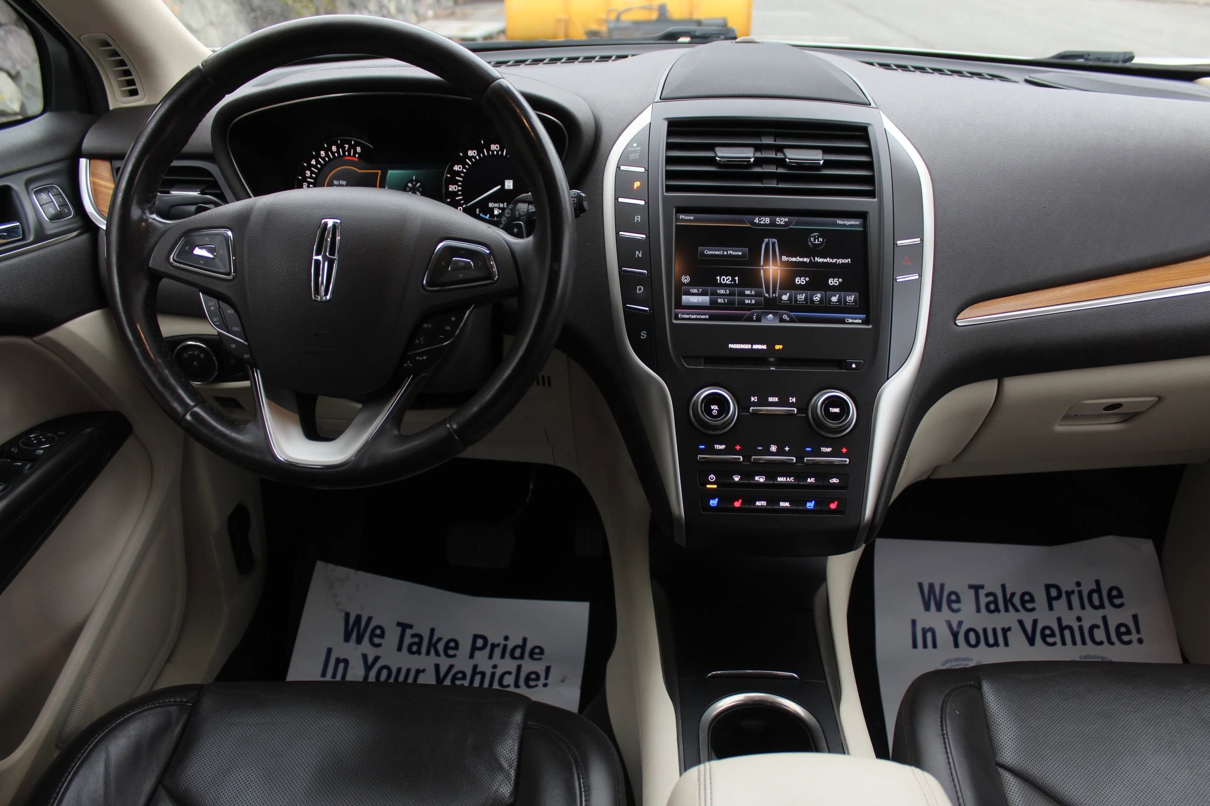 Used 2015 Lincoln MKC Sport Utility 4D w/ Equipment Group 102A Reserve image 19