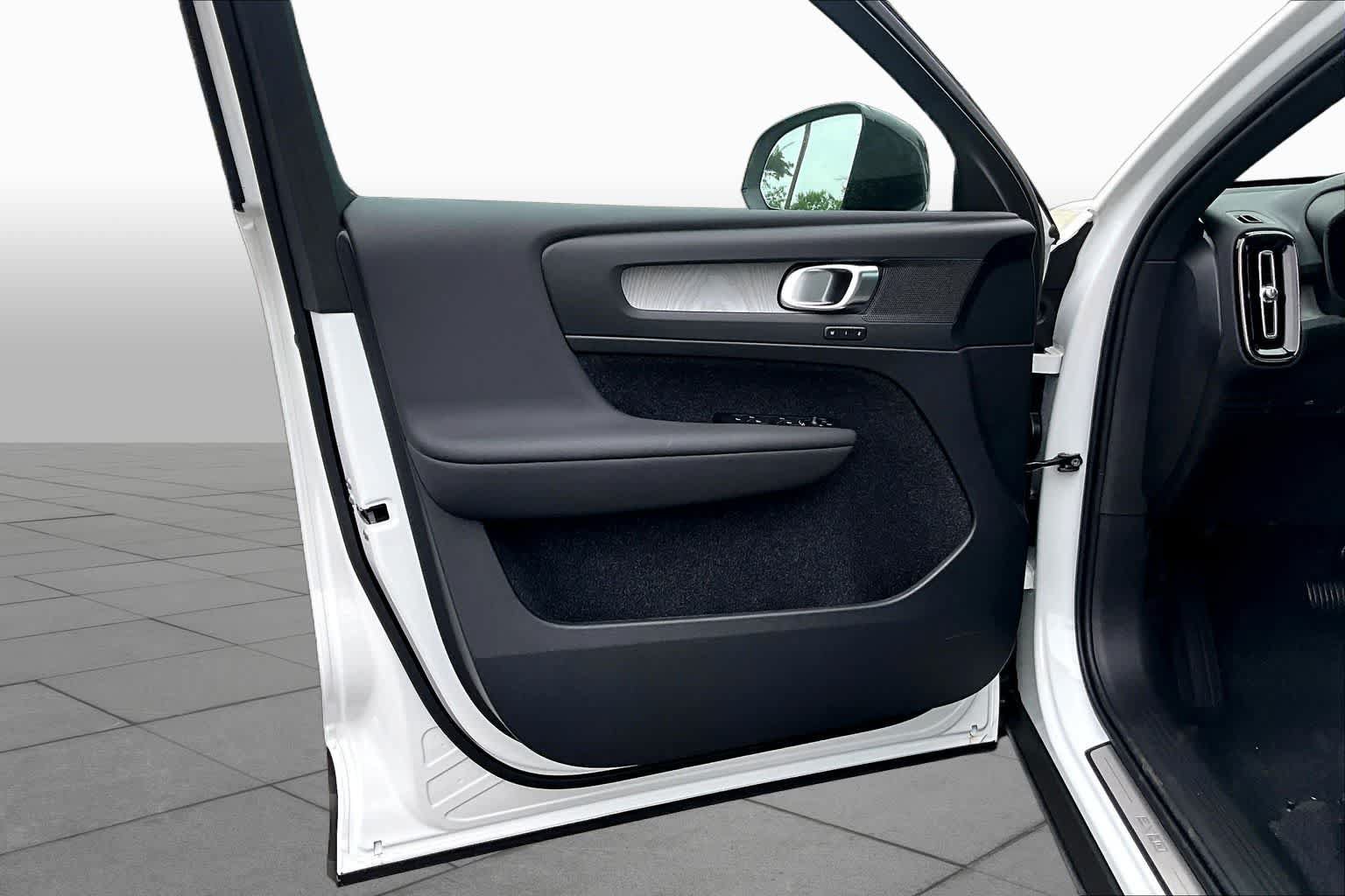 New 2026 Volvo EX40 Plus w/ Climate Package AWD/4WD image 11