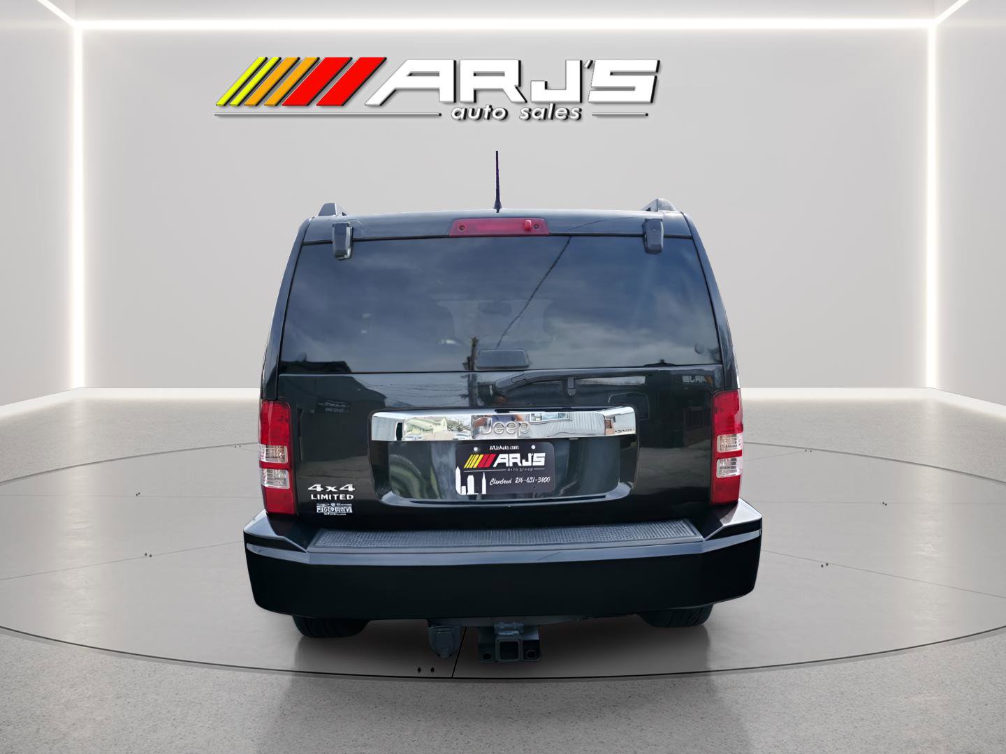 Used 2012 Jeep Liberty Limited Jet w/ Chrome Accents Group image 3