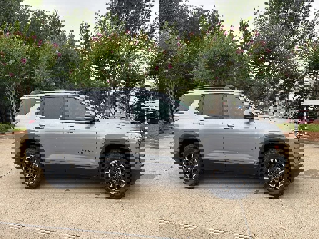 New 2026 Chevrolet Equinox ACTIV image 2