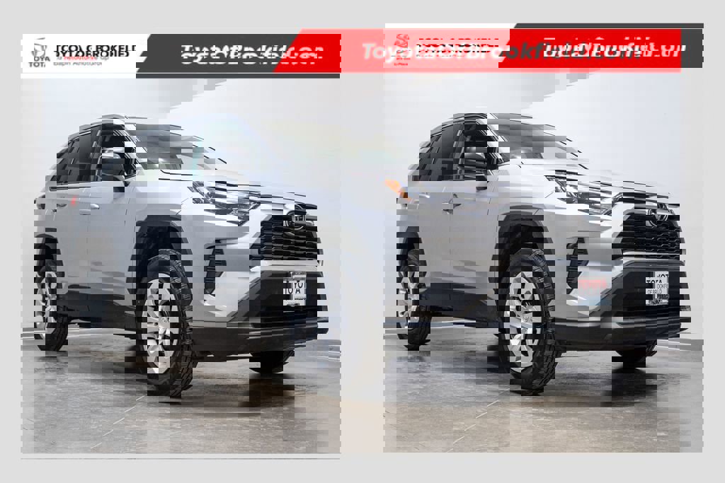 Used 2023 Toyota RAV4 LE image 1