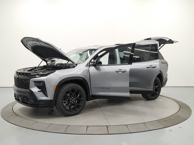 New 2026 Chevrolet Traverse RS w/ LPO, Floor Liner Package FWD image 11