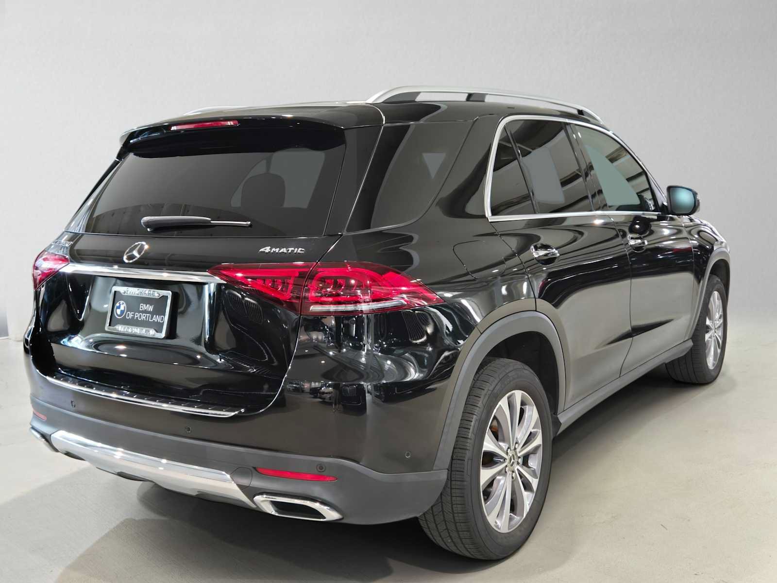 Used 2022 Mercedes-Benz GLE 350 4MATIC w/ Premium Package image 3