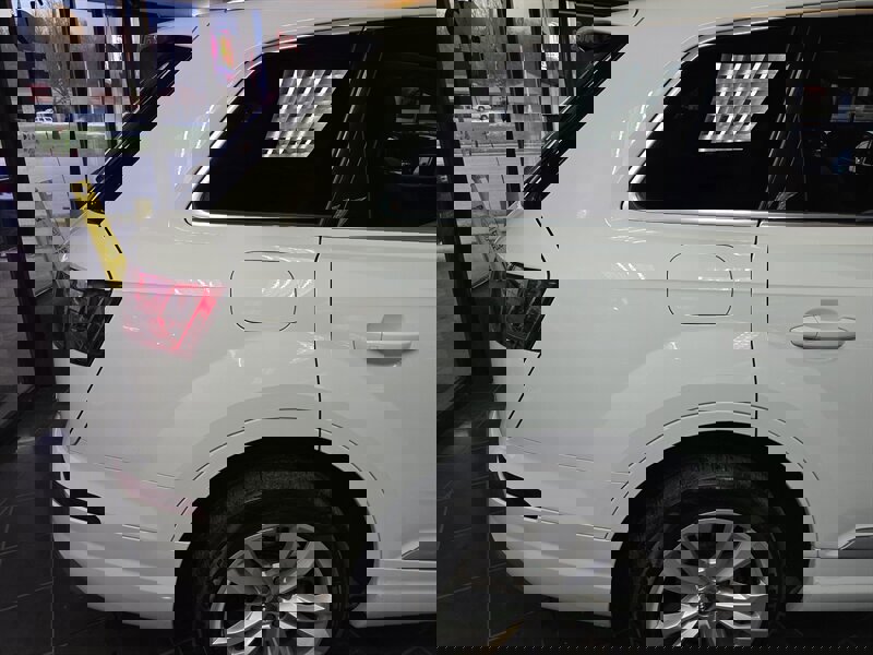 Used 2017 Audi Q7 3.0T Premium Plus w/ Premium Plus Package image 37