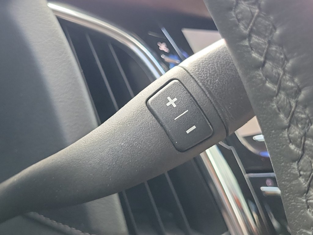 Used 2016 Cadillac Escalade Premium RWD image 26