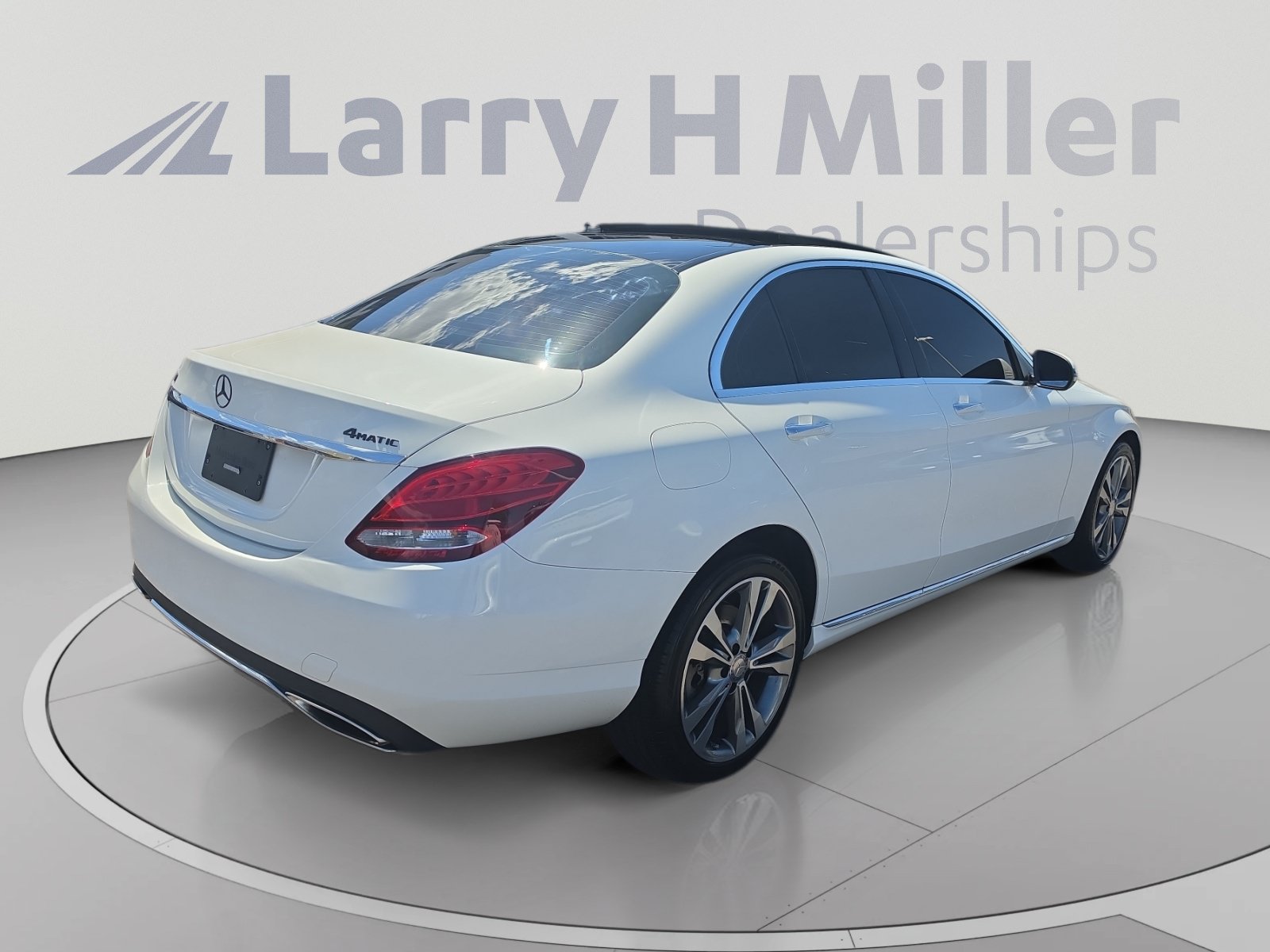 Used 2016 Mercedes-Benz C 300 4MATIC Sedan image 5