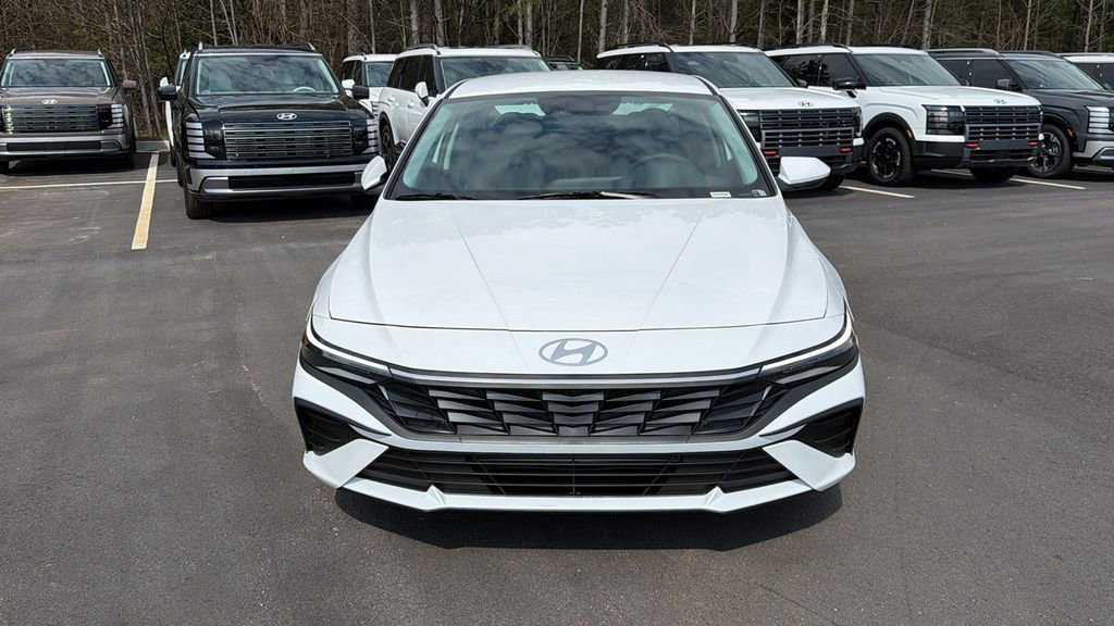 New 2026 Hyundai Elantra SE image 2