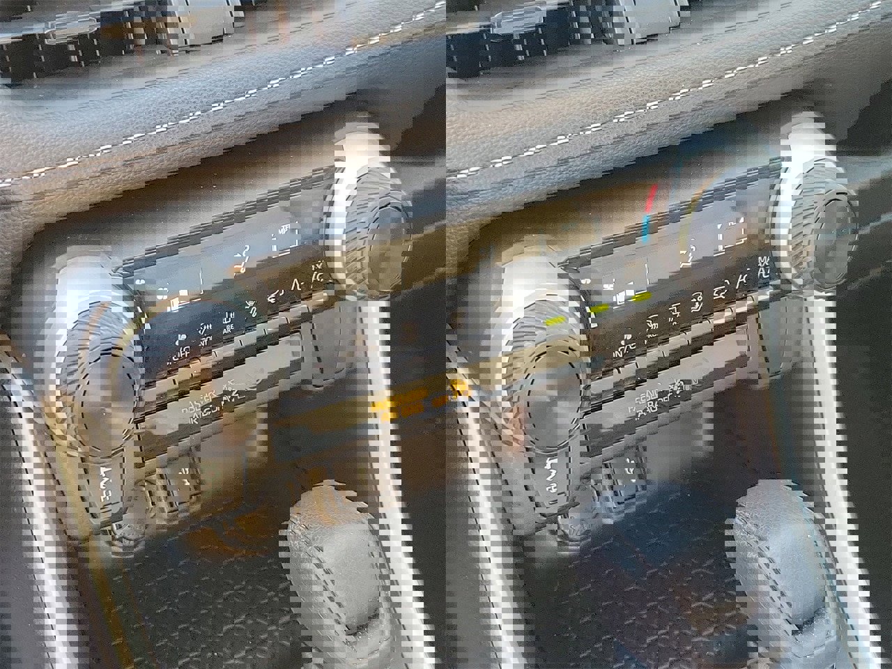 Used 2021 Toyota RAV4 LE image 26